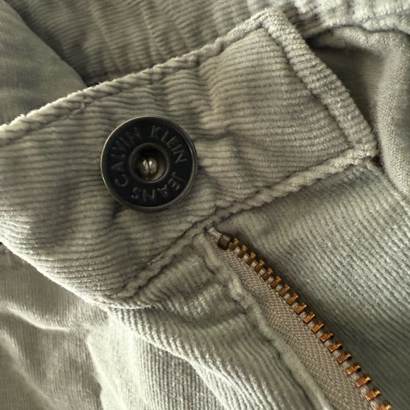 Calvin Klein Light Gray Corduroy Jeans – Size 4 – Soft & Stylish - Picture 4 of 6